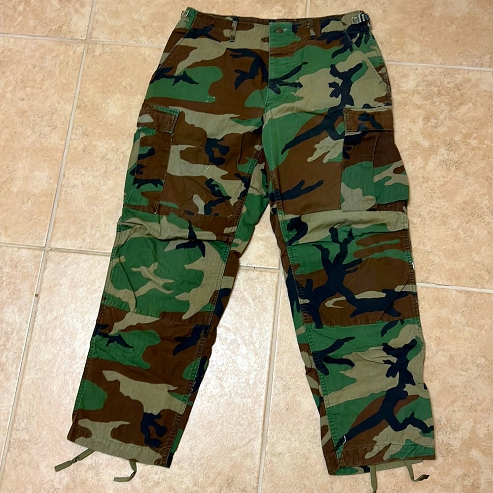 US Military Issue Camouflage Pants. Perfect for Hunting!